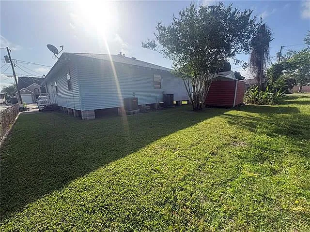 604 N Woodlawn Ave — Photo 8