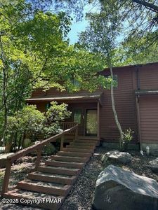 201 Falls Cir, Bushkill, PA, 18324
