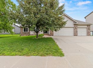 2410 Eagle Ridge Dr, Council Bluffs, IA 51503
