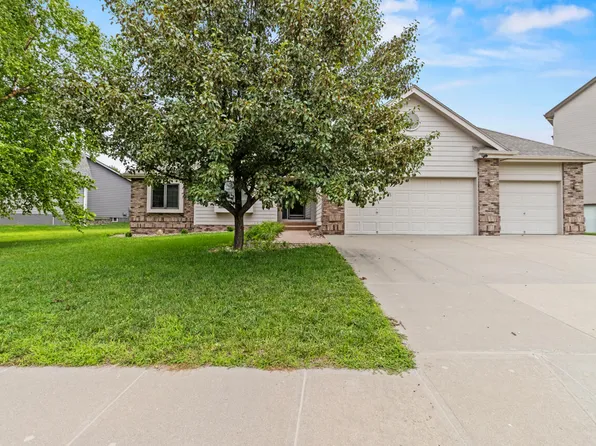 2410 Eagle Ridge Dr, Council Bluffs, IA 51503