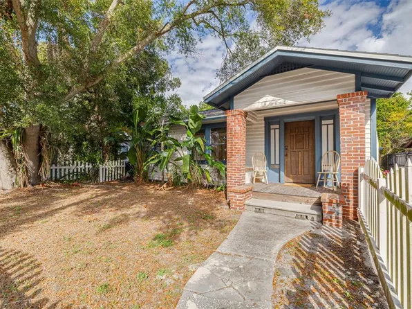3525 Iris St N, Saint Petersburg, FL 33704