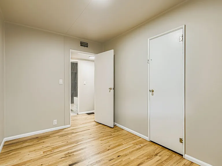605 E Saint Elmo Ave — Photo 18