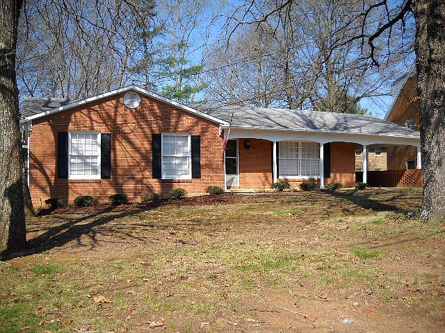 1st image of 221 Swain Dr