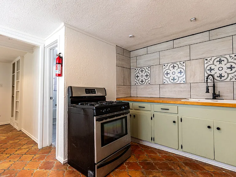 426 W Woodlawn Ave #1 — Photo 10