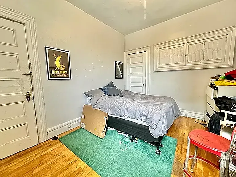 666 Park Pl #2R — Photo 37