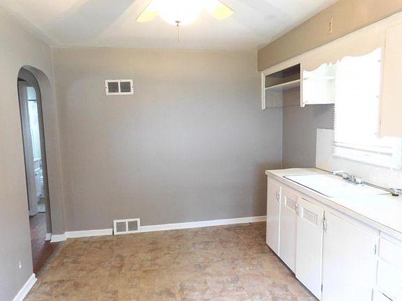 4th image of 3629 Irma Ave