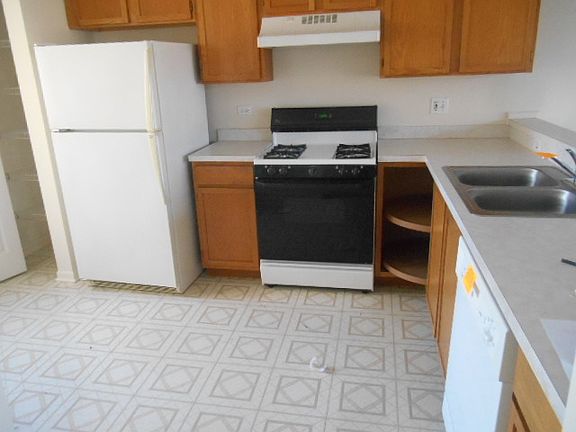 4th image of 2079 Orchard Ln