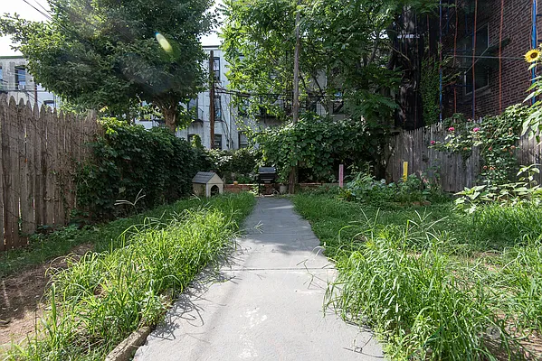 Rented by Brick&Mortar | media 16