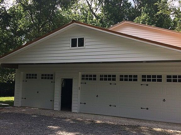 5th image of 219 Carroll Ln