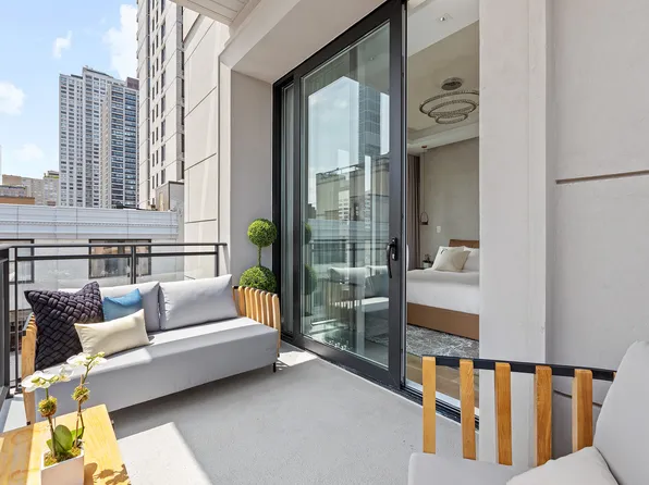 305 East 61st Street image 9 of 17