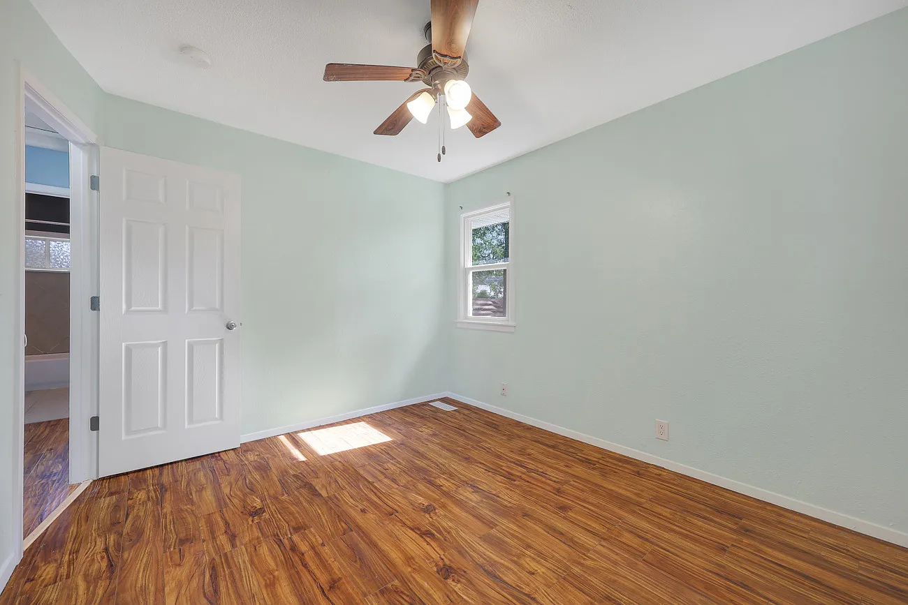 2 bed, 748 sqft, $2,200 — Photo 4