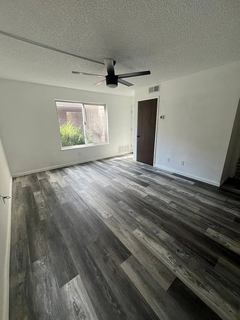 Nau Adjacent!! 1 Bedroom Condo At University Meadows — Photo 4