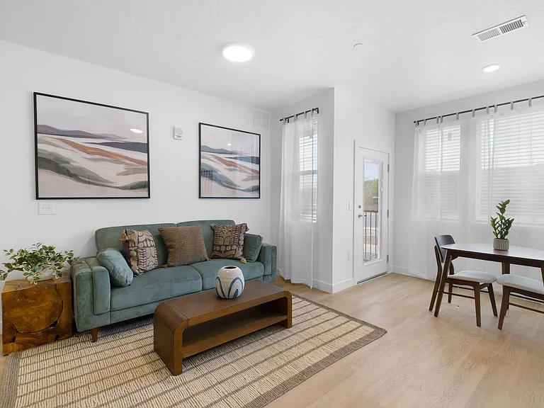 The Henley Apartments — Photo 2