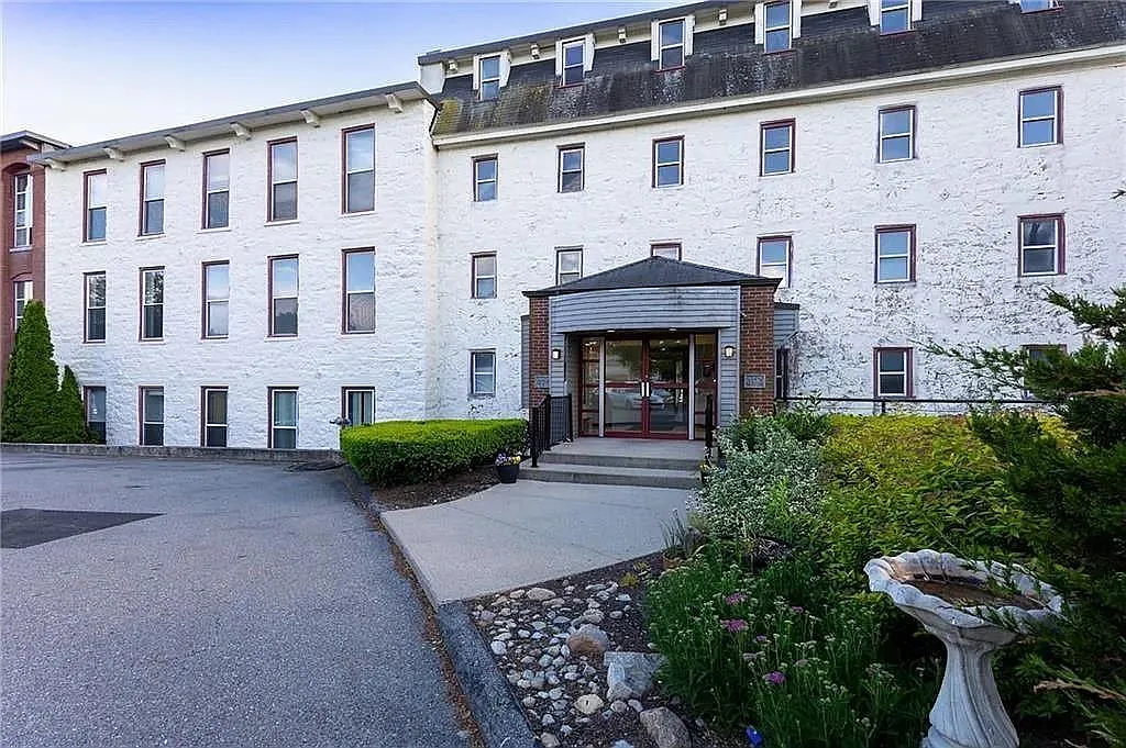 2 bed, 1340 sqft, $2,200 — Photo 1