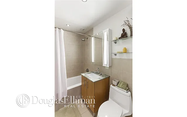 Sold by Douglas Elliman | media 21