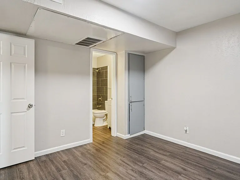 Loft on Louise — Photo 30