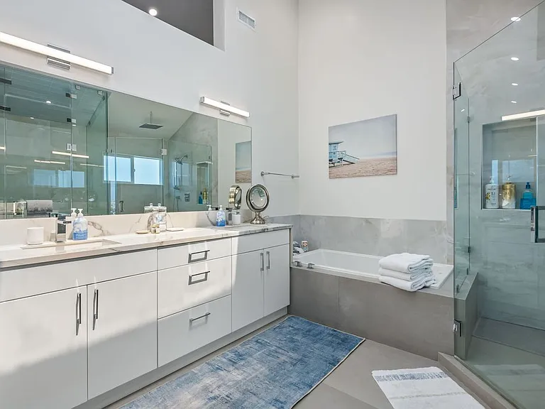 8221 Delgany Ave — Photo 10