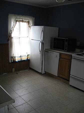 2nd image of 304 S Main St