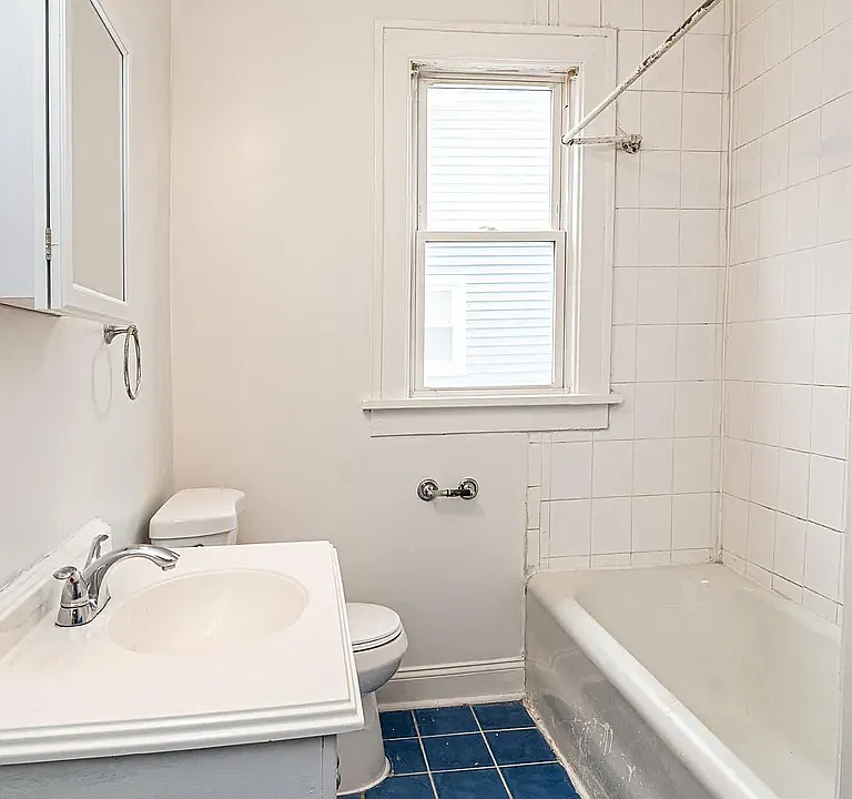 17 Homestead Ave #2
