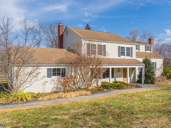 2nd image of 32 Deerfield Rd