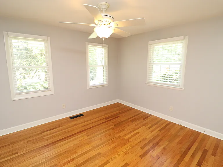 1009 Dogwood Ln — Photo 30