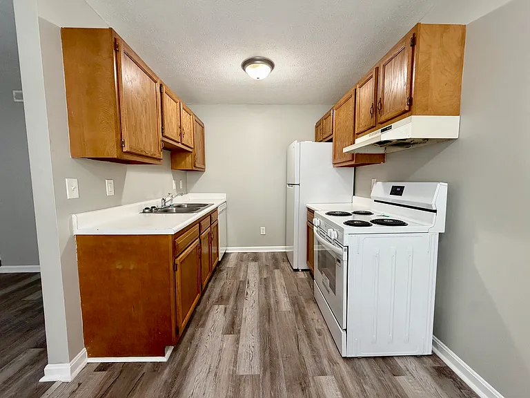 Scenic Valley Apartment Homes — Photo 5