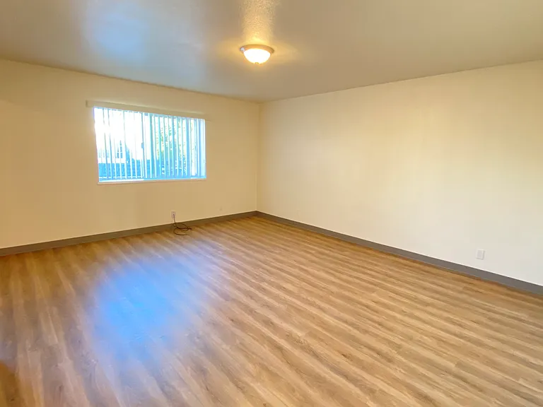 1713 Ross Cir #3 — Photo 5