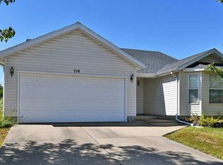 719 S Lantern Rdg, Nixa, MO 65714