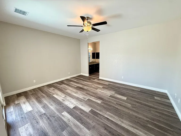 3368 N Apache St — Photo 24