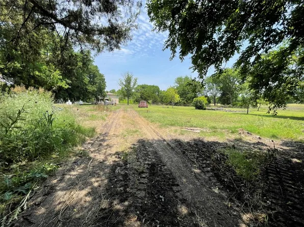 530 Edmondson Rd, Waxahachie, TX 75167