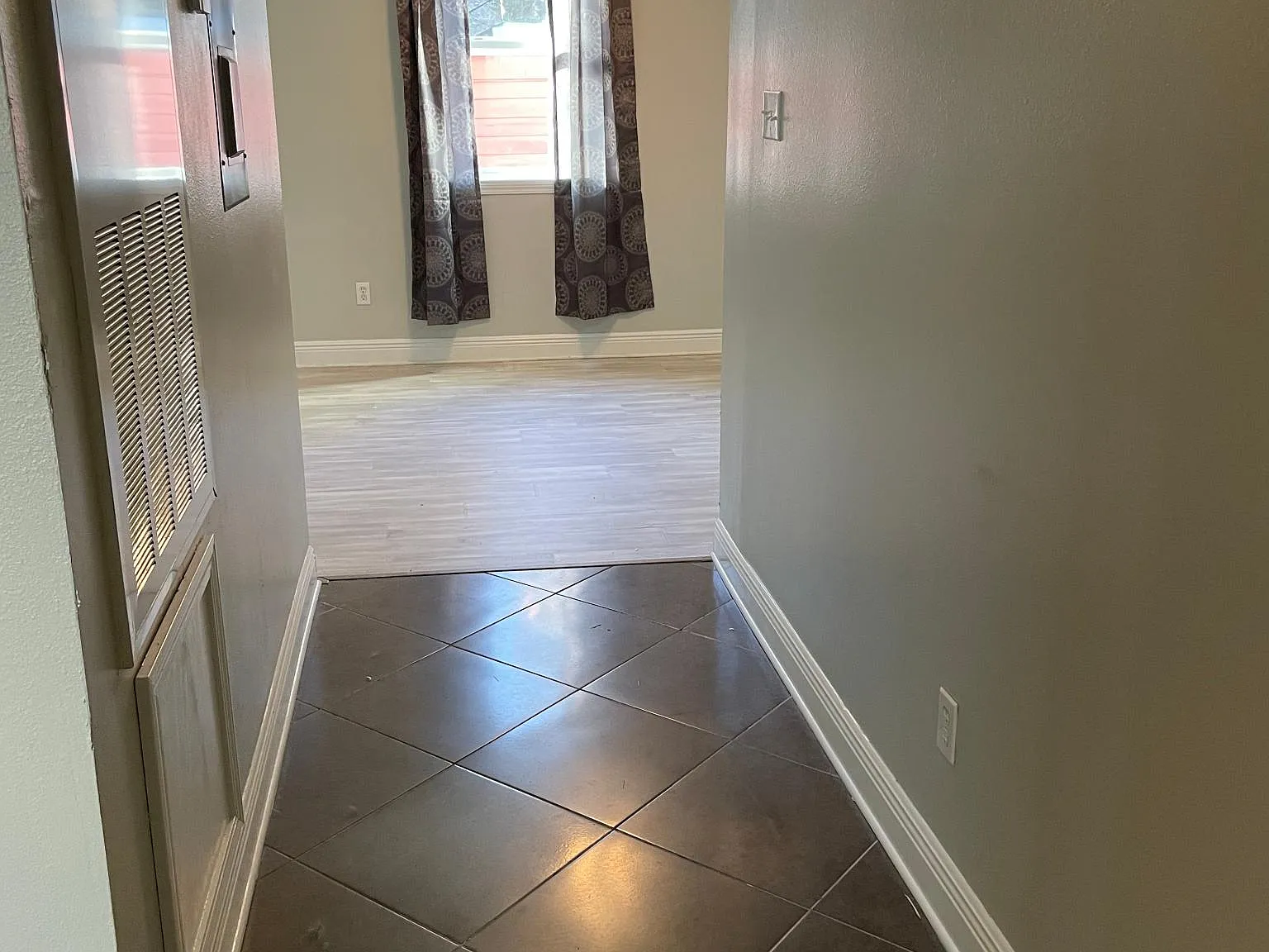 Studio, $1,150 — Photo 2