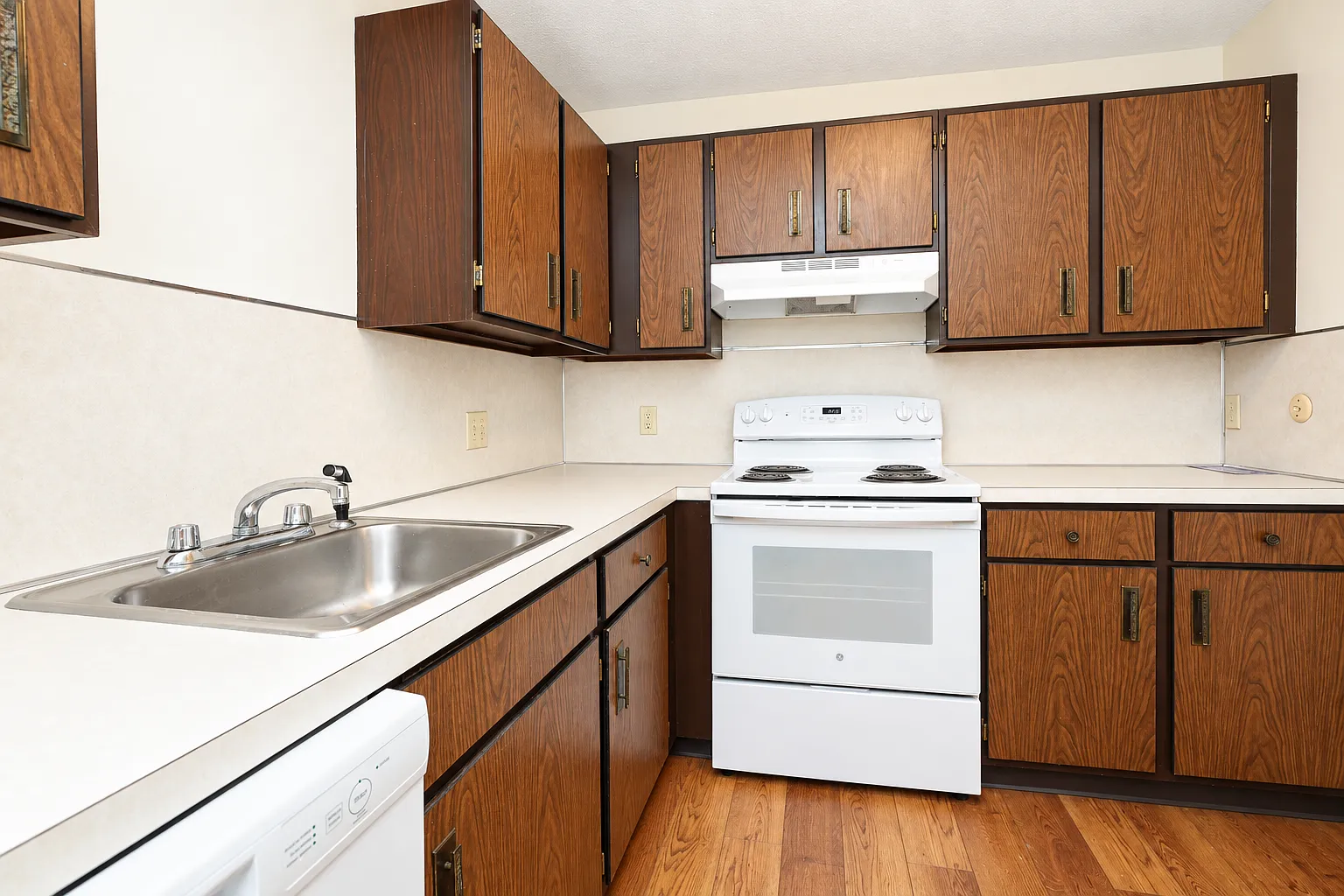 1 bed, 700 sqft, $2,050 — Photo 2