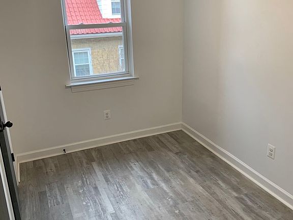 5th image of 1624-1626 28th St SE #5