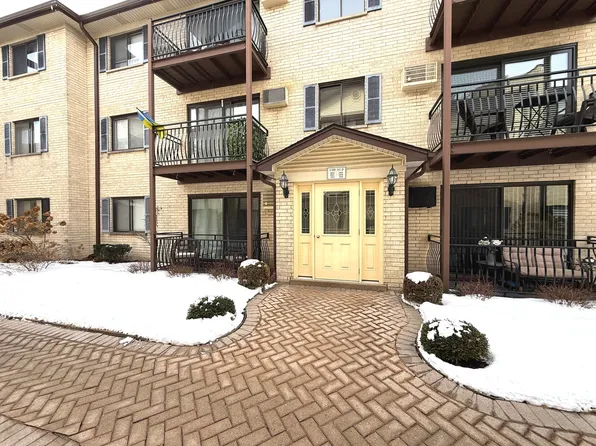 5139 N East River Rd Unit 265, Chicago, IL 60656