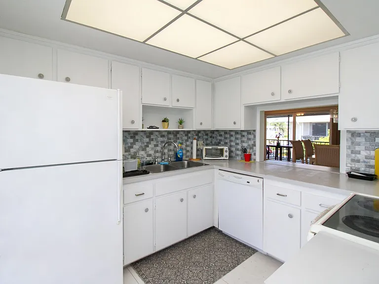 239 Palm Dr #2 — Photo 7
