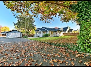 3832 Grant Rd, Central Pt, OR 97502