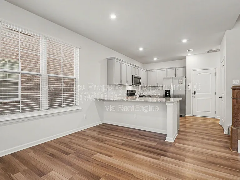 7718 Nelson Rd — Photo 10