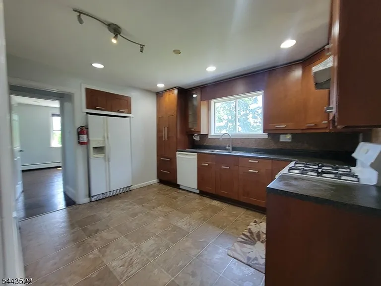 59 Troy Rd — Photo 8