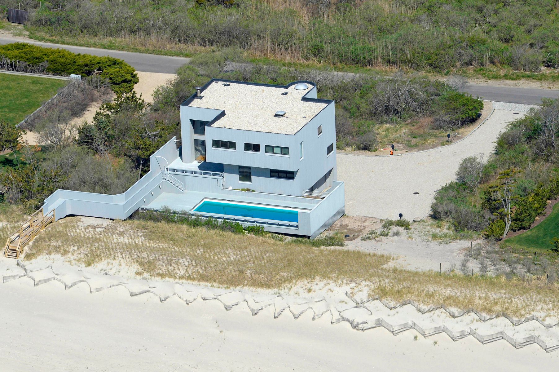 191 Mid Ocean Dr, Bridgehampton, NY 11932 Out East