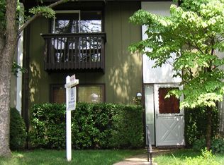206 Willow Ter, Sterling, VA 20164