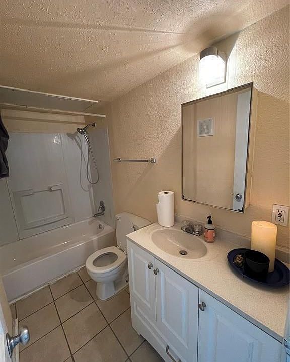 1st image of 3118 San Jacinto St #2