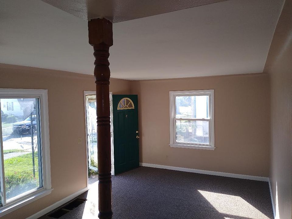 2nd image of 2537 106th St
