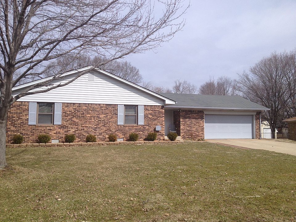 2nd image of 4026 Summit Ridge Dr