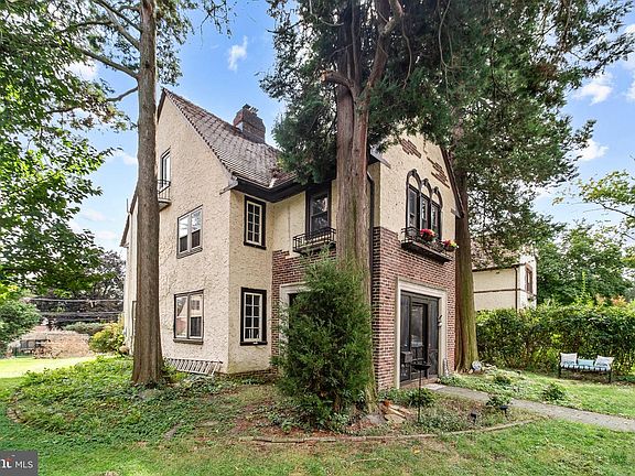 2nd image of 17 Windsor Cir