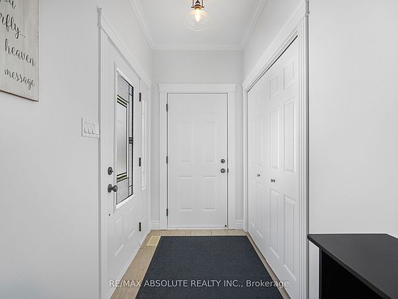 4th image of 2655 Charbonneau Rd