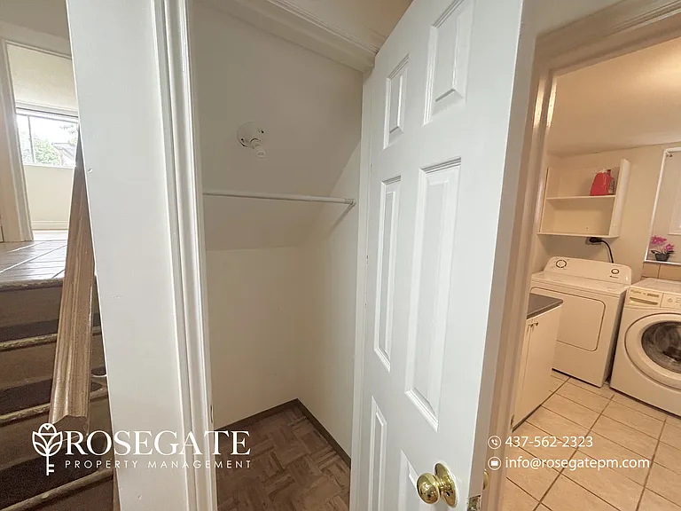 594 Queen Victoria Dr #2 — Photo 11