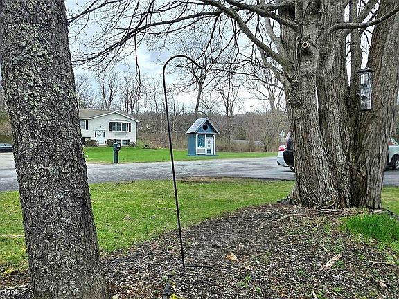 5th image of 5 Meadows Ct