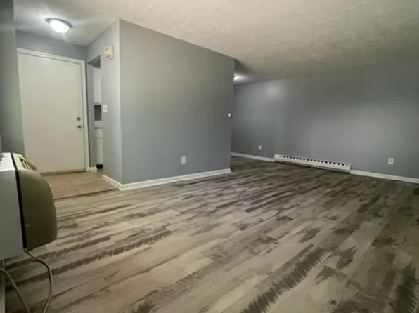 55 Oakland Ter #27, Manchester, CT 06042