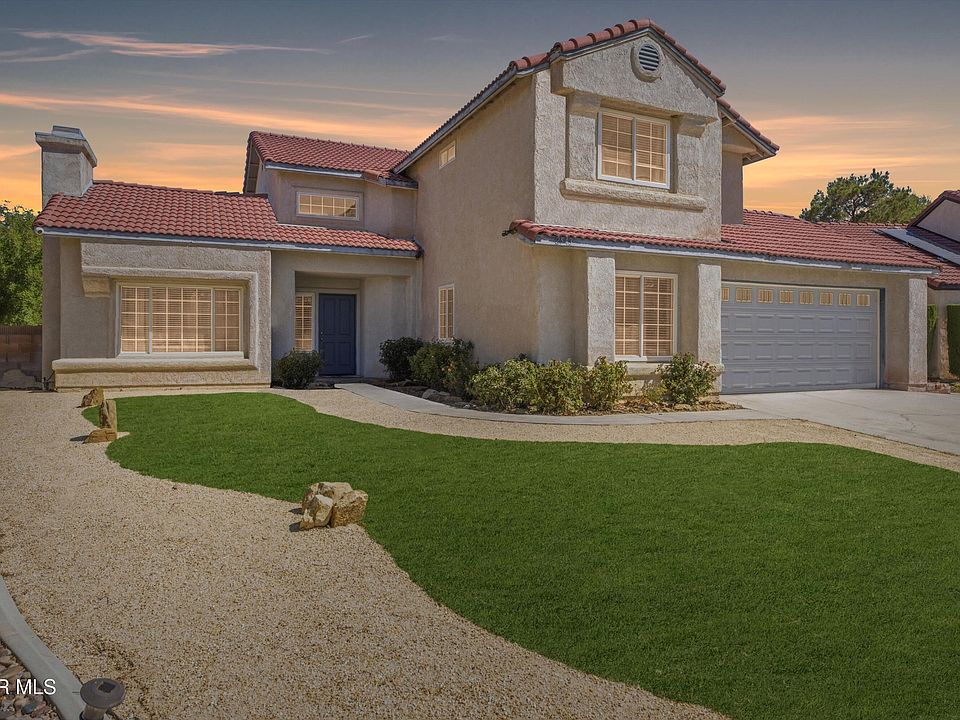 1st image of 2543 Lawrence Ave