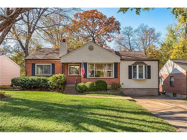 1111 Pinetree Ln photo 1